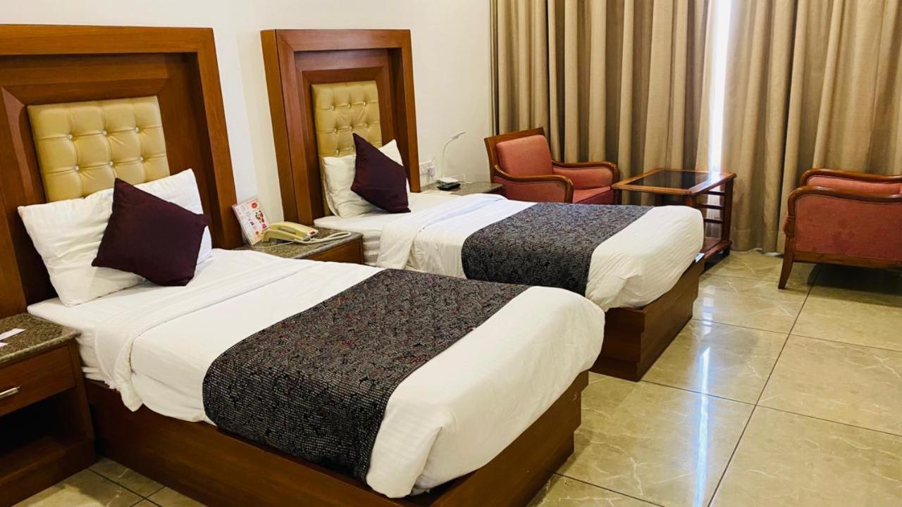 Grand Hotel Nawanshahr Nawashahr Exterior photo