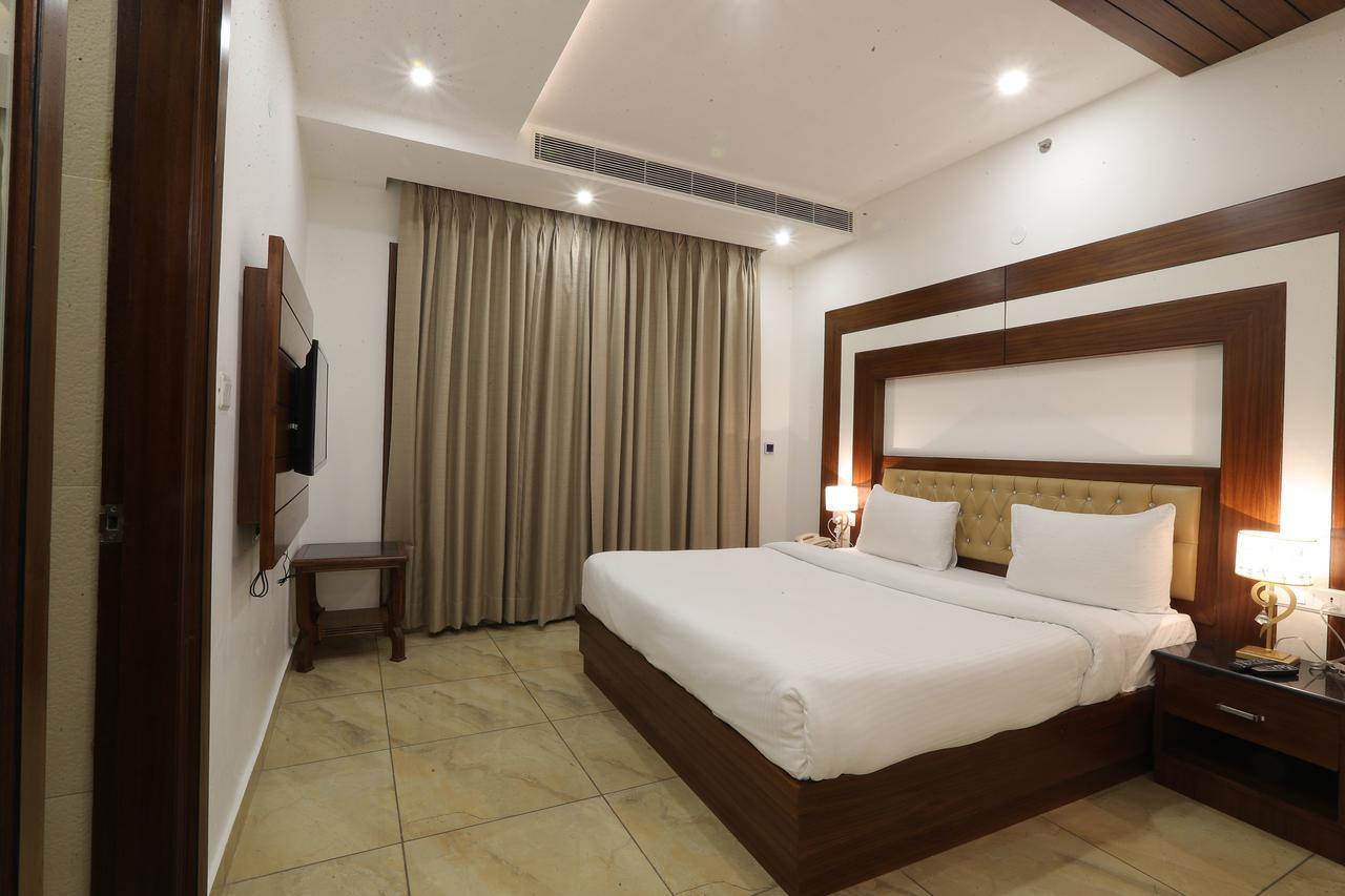 Grand Hotel Nawanshahr Nawashahr Exterior photo