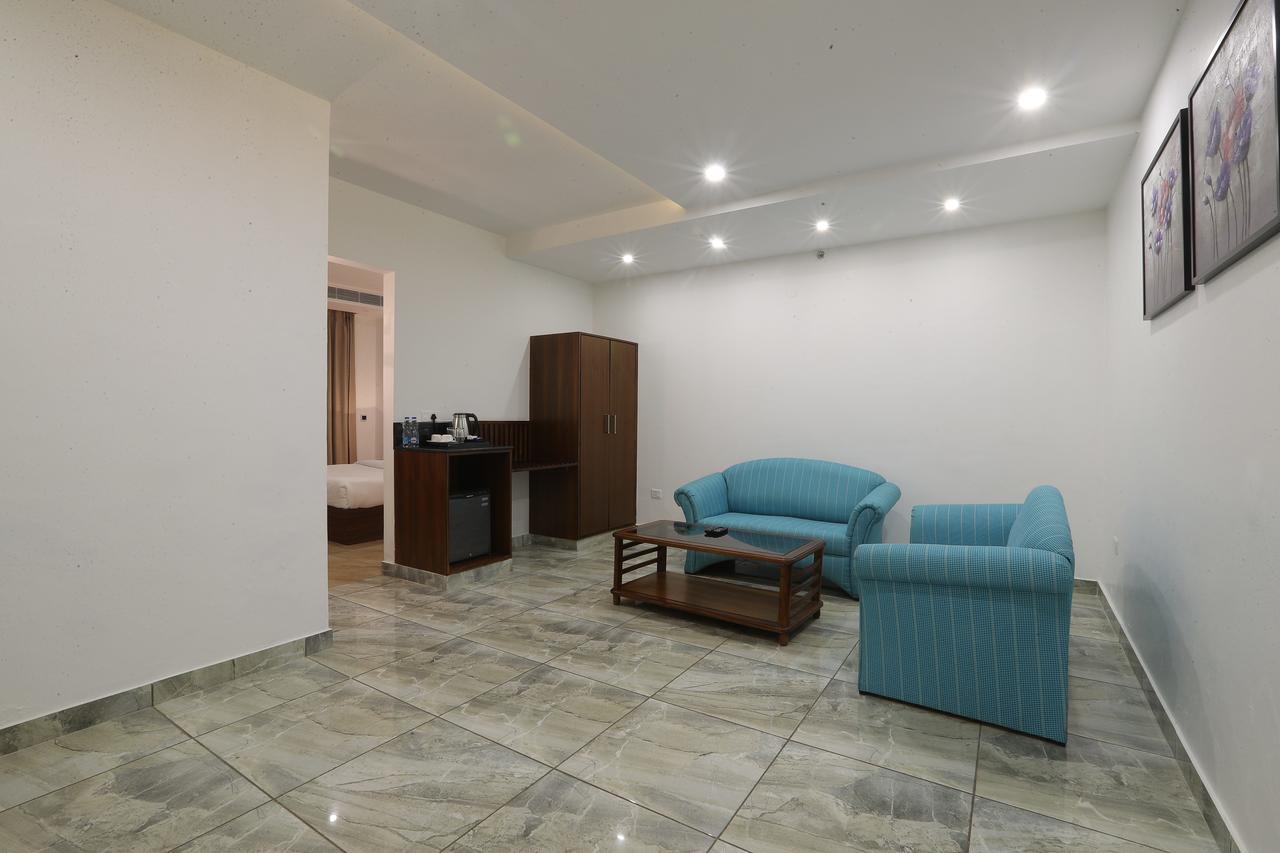 Grand Hotel Nawanshahr Nawashahr Exterior photo