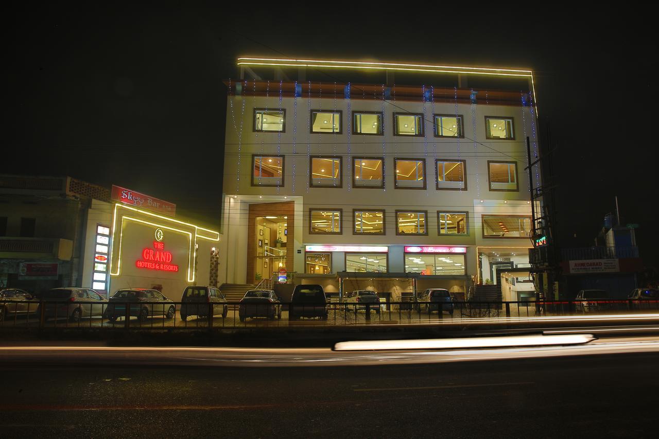 Grand Hotel Nawanshahr Nawashahr Exterior photo