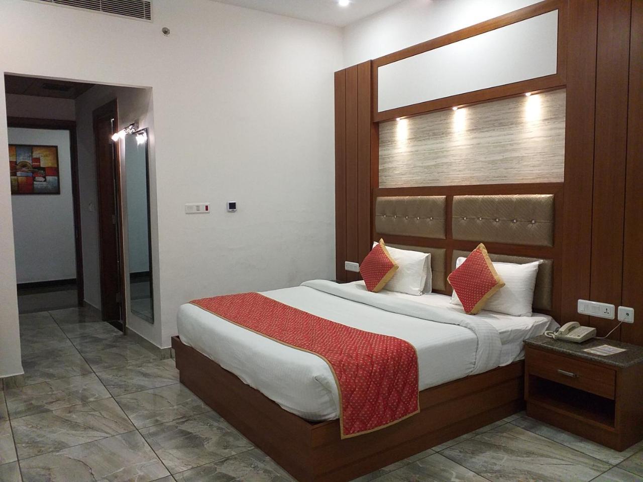 Grand Hotel Nawanshahr Nawashahr Exterior photo
